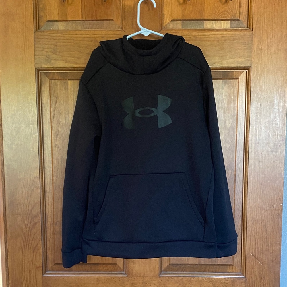 Under Armour black hoodie, M
